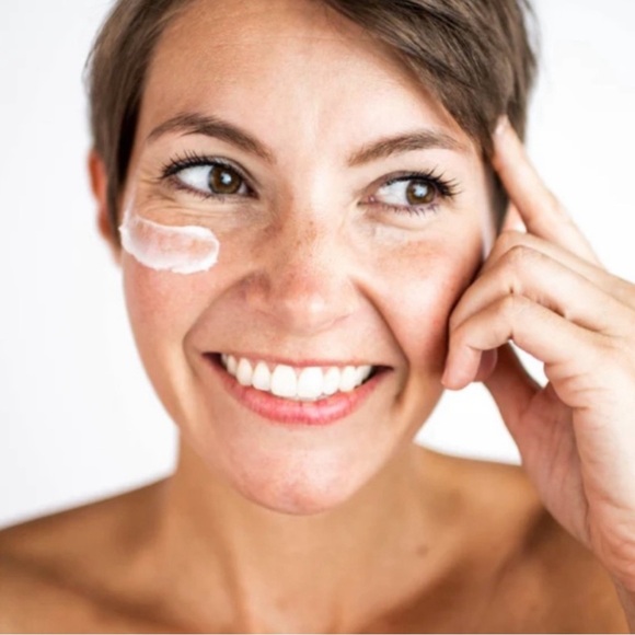 NIB Ursula Pretty on the Eyes the Supreme Eye Cream - Picture 4 of 4